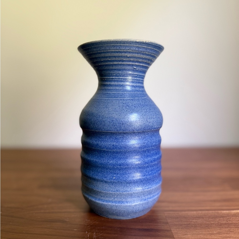 Small Studio Americana Blue Stoneware Pottery Vase with Ridges Late 20th Century